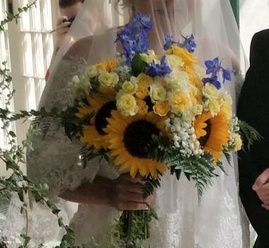 Bride's bouquet with sunflowers